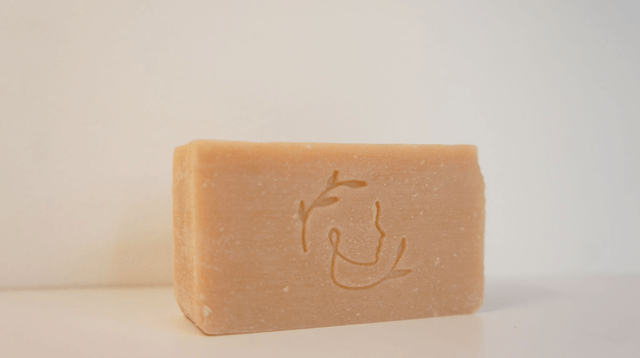 B. SAVON PASSION - Géranium rosat, Lavande, Ylang